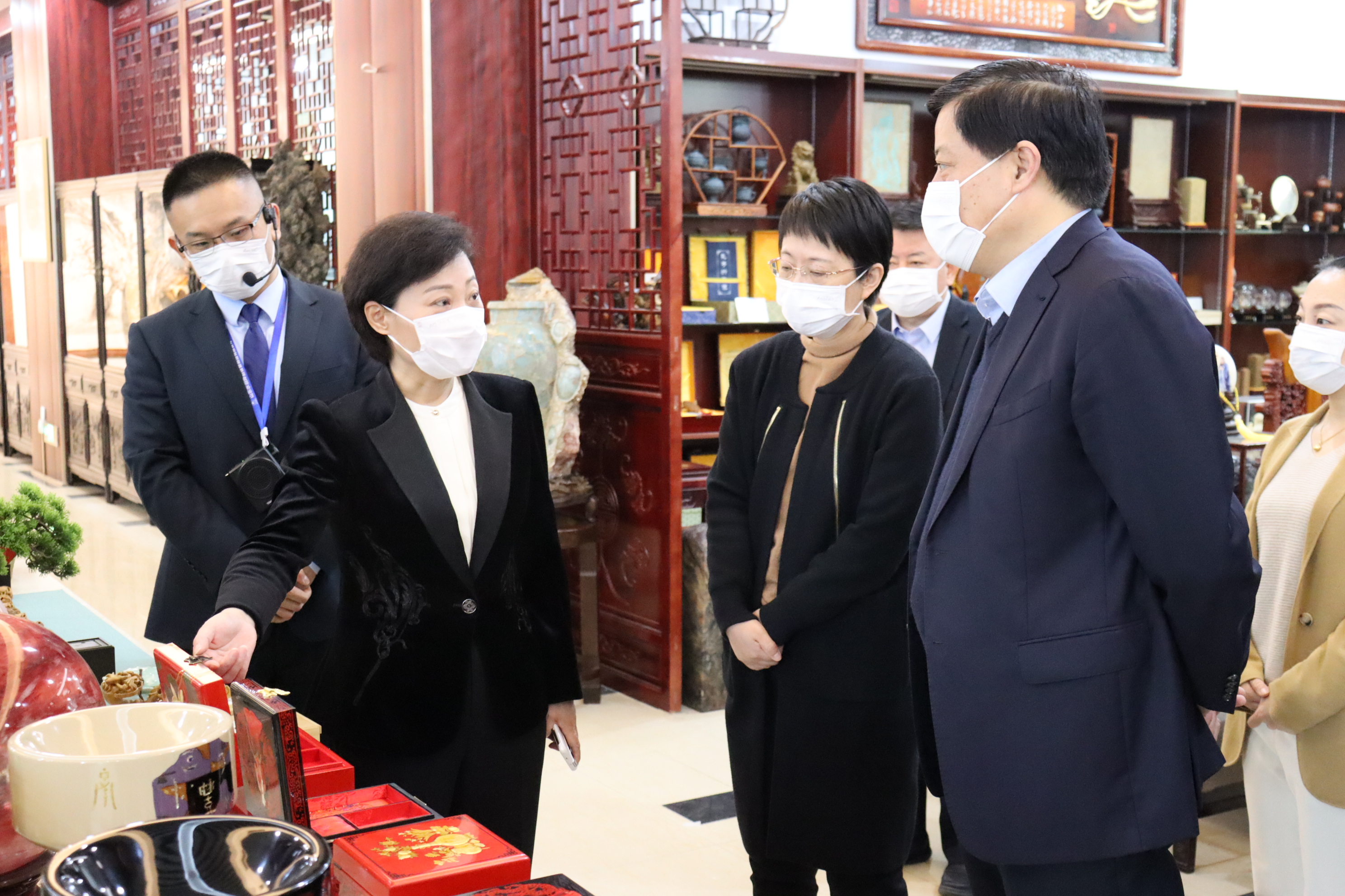 市委常委、副市長(zhǎng)董冰到濟(jì)寧孔子文化旅游集團(tuán)調(diào)研