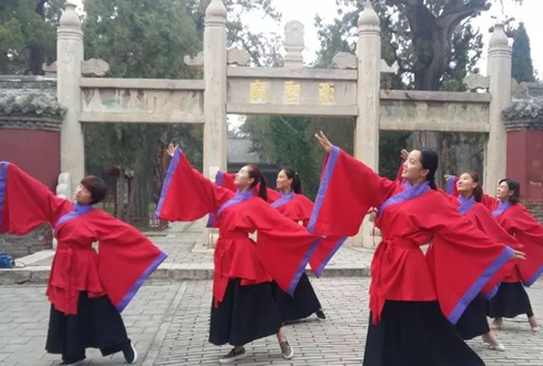 孔子文旅集團(tuán)鄒魯文化公司陪你一起過(guò)“鼠”于你的大年！